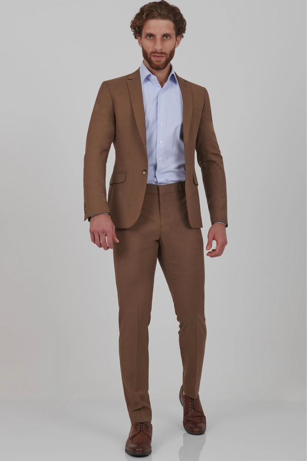 Terno Super Slim com Lenço e Calça com Ajuste