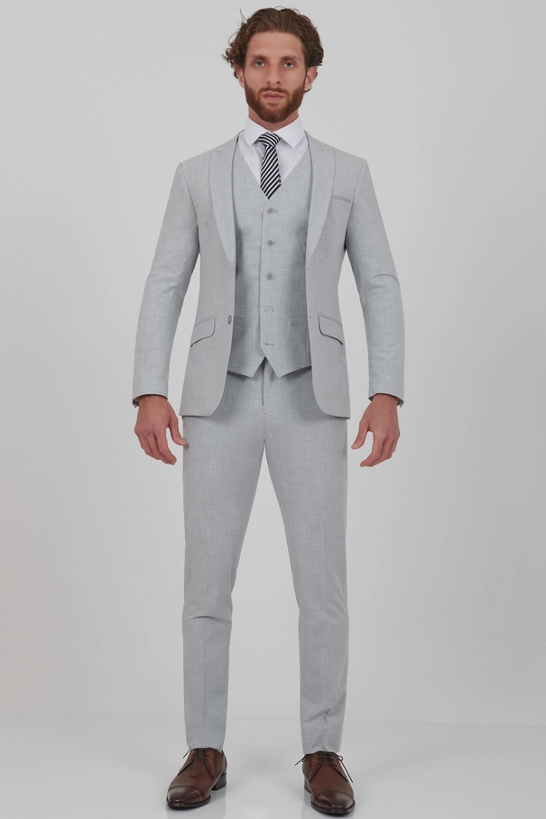 Terno Slim Fit Cinza com Colete e Calça com Ajuste