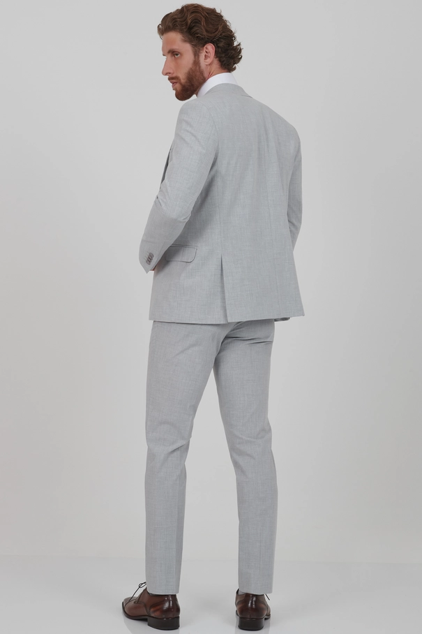 Terno Slim Fit Cinza com Colete e Calça com Ajuste