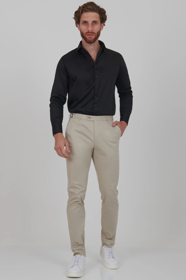 Calça Slim Fit em Alfaiataria com Ajuste