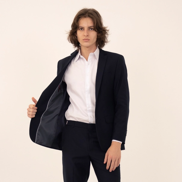 Terno Masculino Slim Fit com Forro Contrastante e Calça com Ajuste