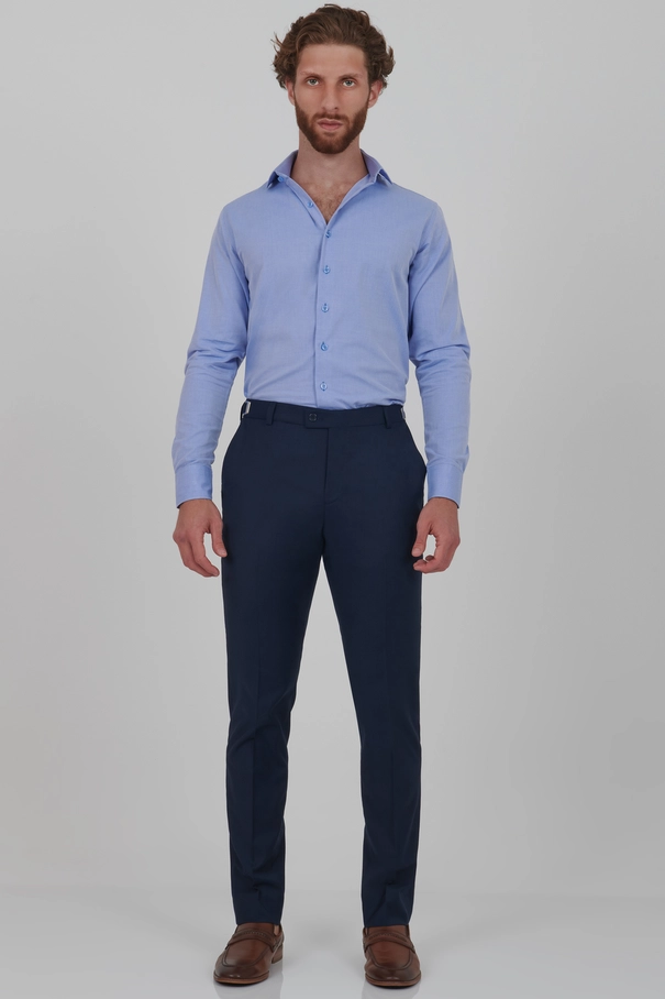 Calça Slim Fit em Alfaiataria com Ajuste