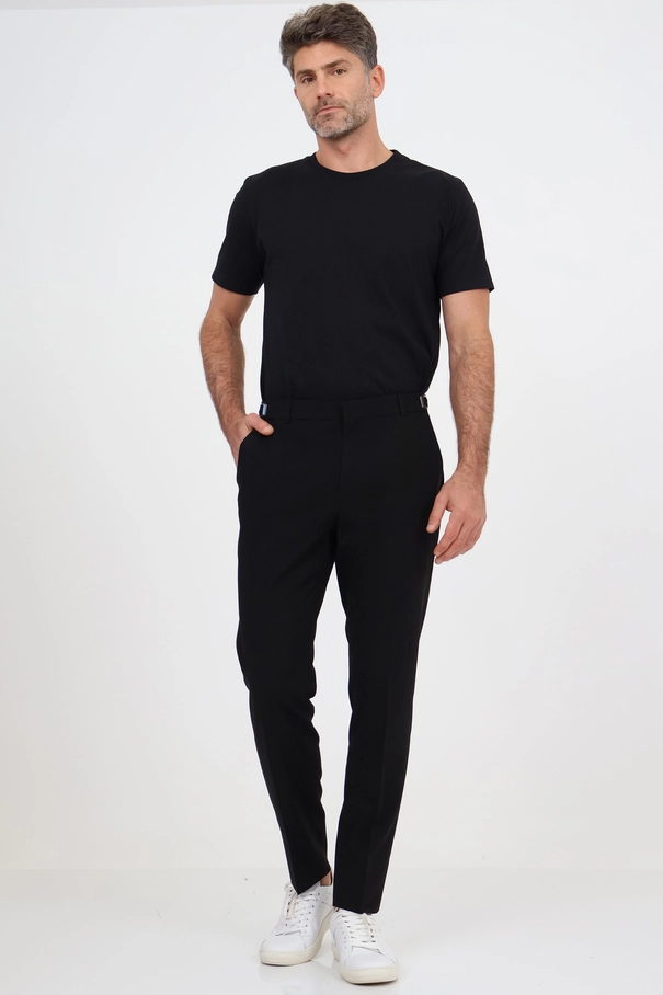 Calça em Alfaiataria Slim Fit com Ajuste