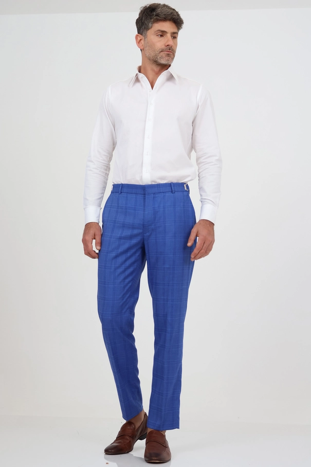 Calça em Alfaiataria Xadrez Azul com Ajuste
