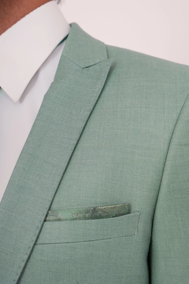 Terno Masculino Slim Fit Dois Botões  com Lenço no Bolso