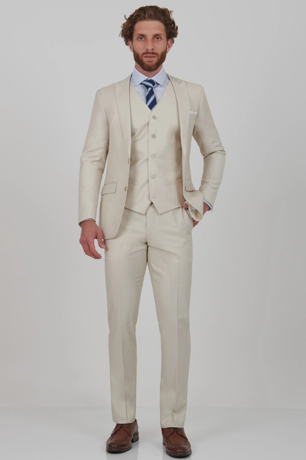 Terno Slim Fit com Colete e Calça com Ajuste