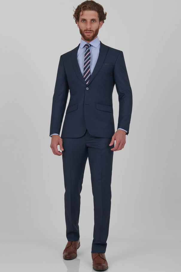 Terno Masculino Slim Fit e Calça com Ajuste em Elástico