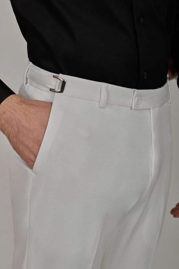 Calça Masculina Slim Fit com Ajuste em Malha PRETO
