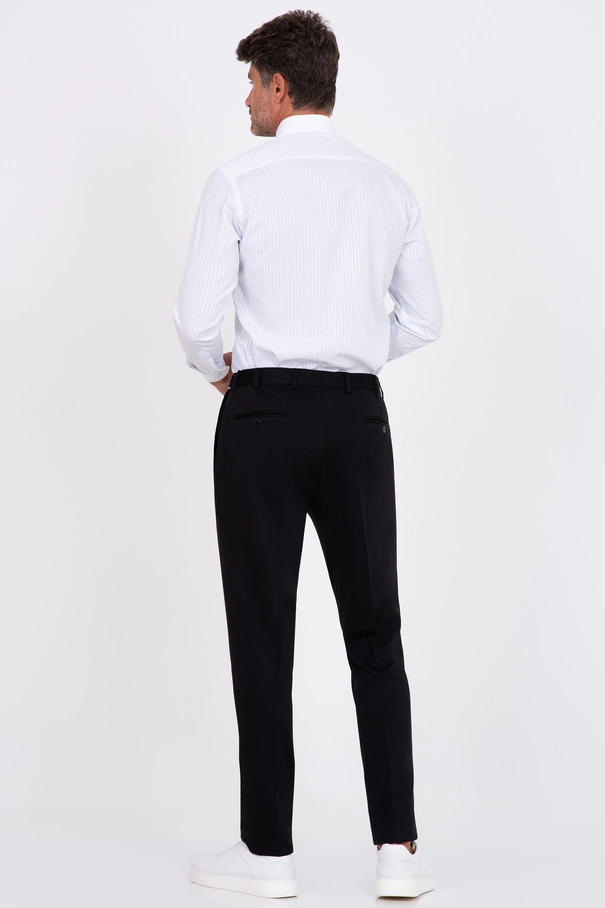 Calça Slim Fit em Malha com Ajuste PRETO