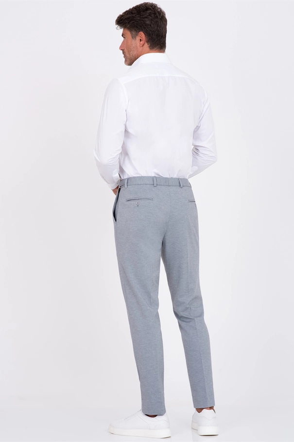 Calça Slim Fit em Malha com Ajuste PRETO