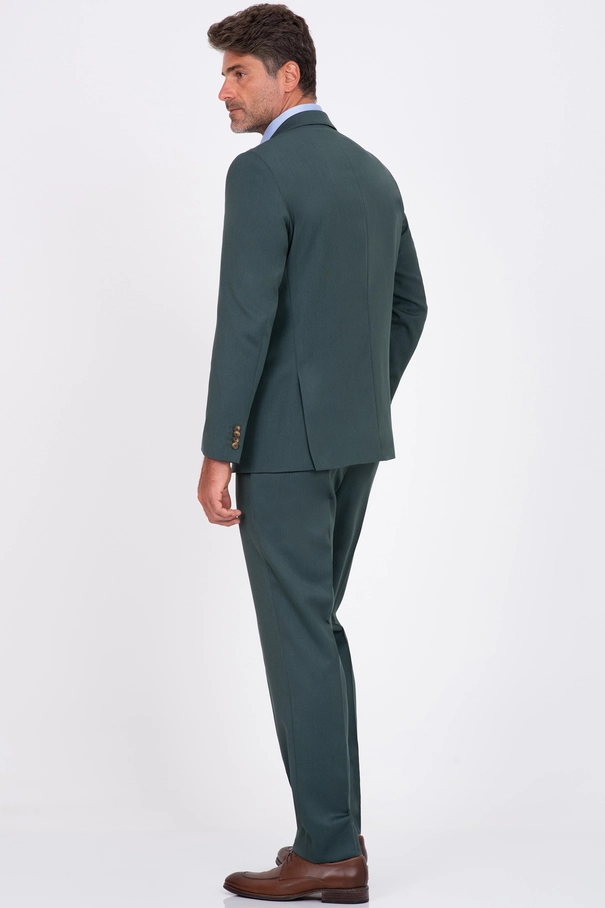Terno Slim Fit com Lenço no Bolsinho e Calça com Ajuste
