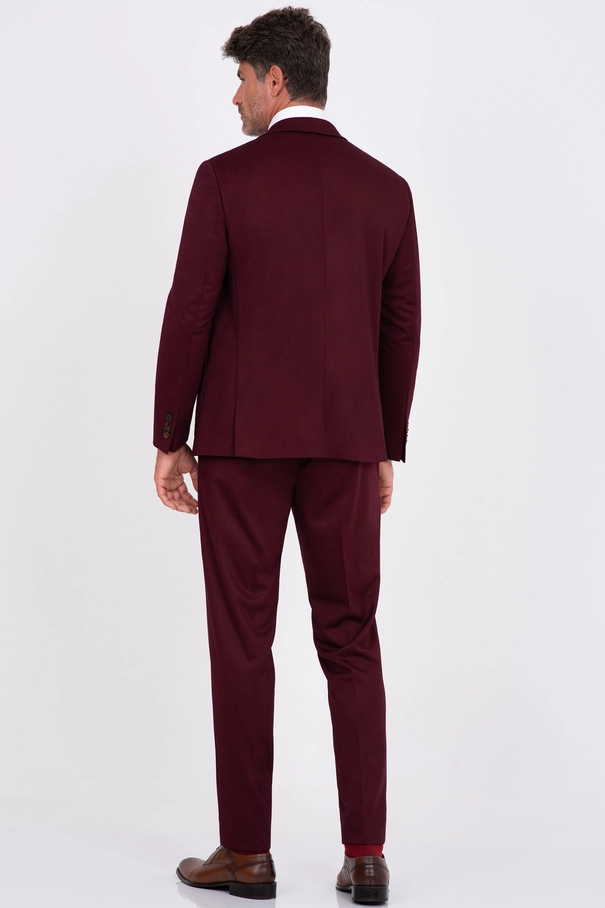 Terno Super Slim Fit Natural Shoulder e Calça com Ajuste VINHO