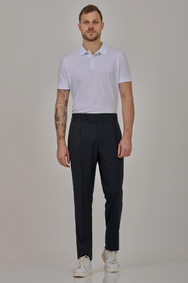 Calça Masculina Semi Baggy com Prega e Ajuste CHUMBO