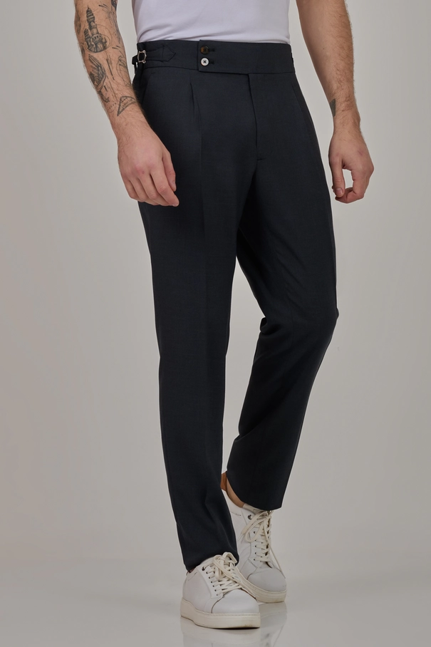 Calça Masculina Semi Baggy com Prega e Ajuste CHUMBO