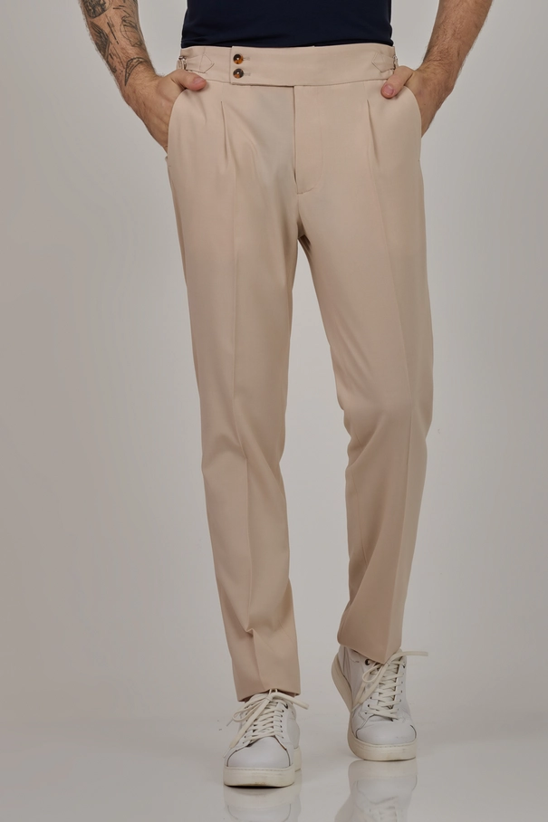 Calça Semi Baggy com Prega e Ajuste WHISPER