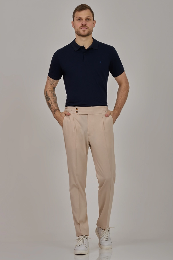 Calça Semi Baggy com Prega e Ajuste WHISPER