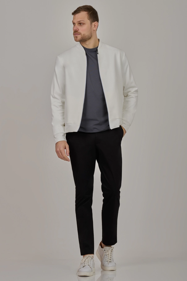 Jaqueta Bomber Masculina Slim Fit em Malha OFF WHITE