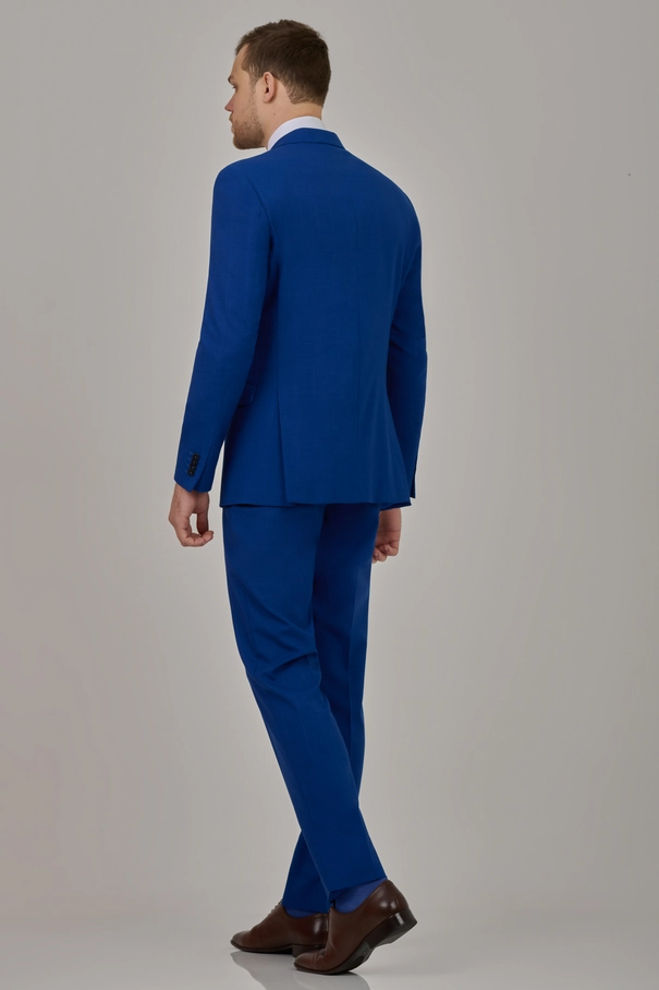 Terno Masculino Super Slim Fit Transpassado com Peak Lapel e Calça com Ajuste Xadrez ROYAL