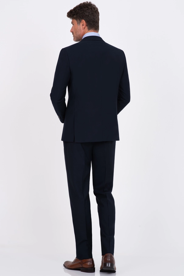 Terno Masculino Slim Fit com Forro Contrastante e Calça com Ajuste PRETO