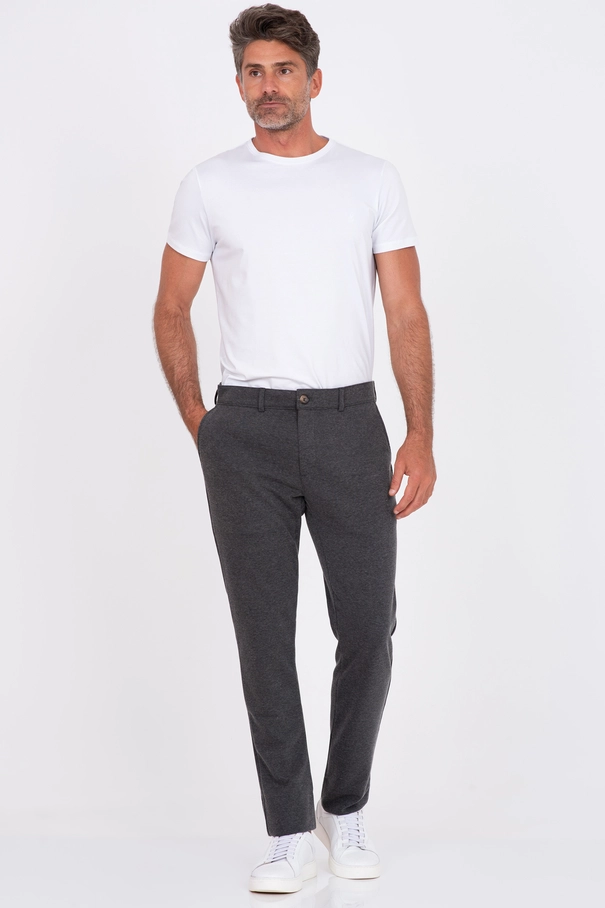 Calça Chino Slim Fit em Malha