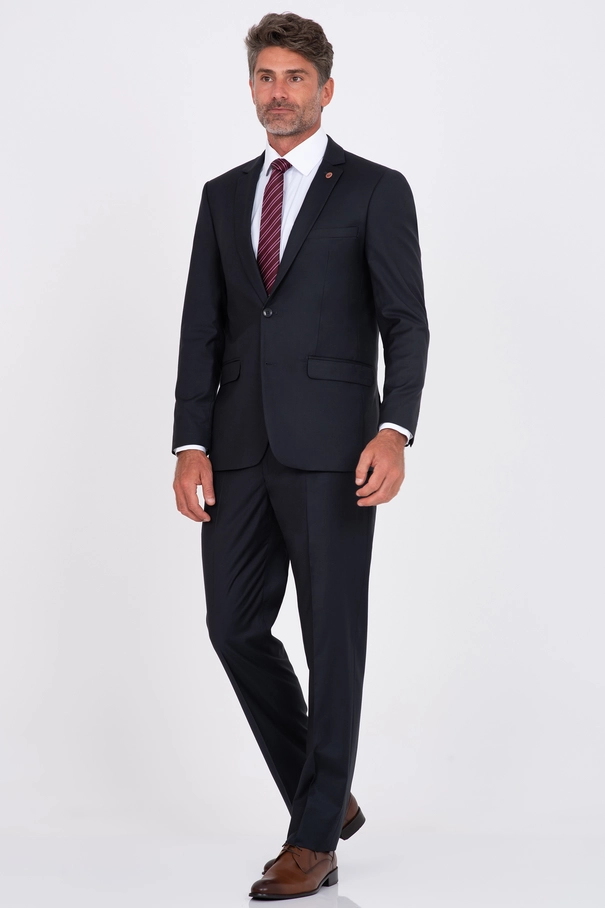 Terno Masculino Slim Fit com Ponto Picado e Calça com Ajuste CHUMBO