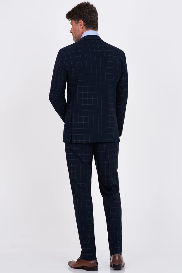 Terno Masculino Slim Fit Xadrez e Calça com Ajuste