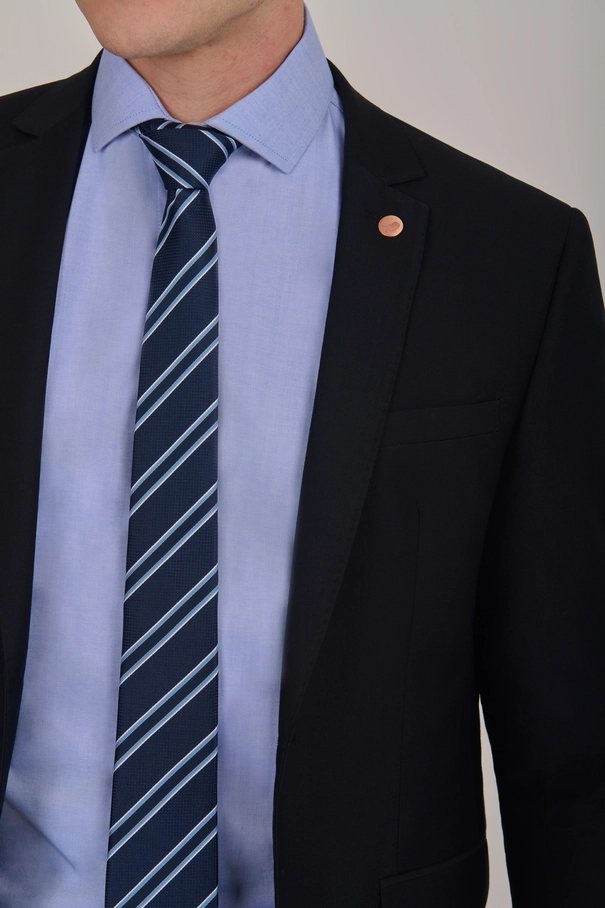 Terno Masculino Slim Fit com Ponto Picado Externo e Calça com Ajuste PRETO
