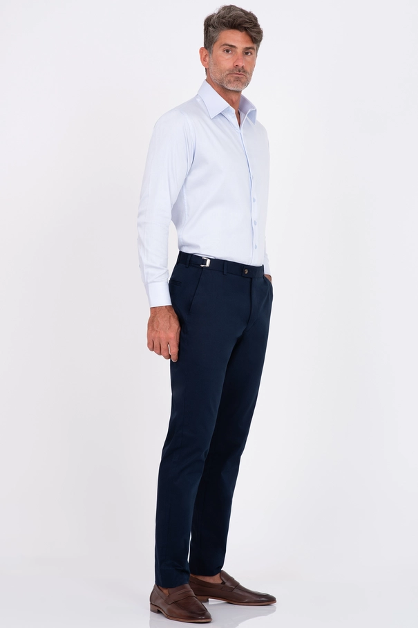 Calça Chino Slim Fit com Ajuste PRETO