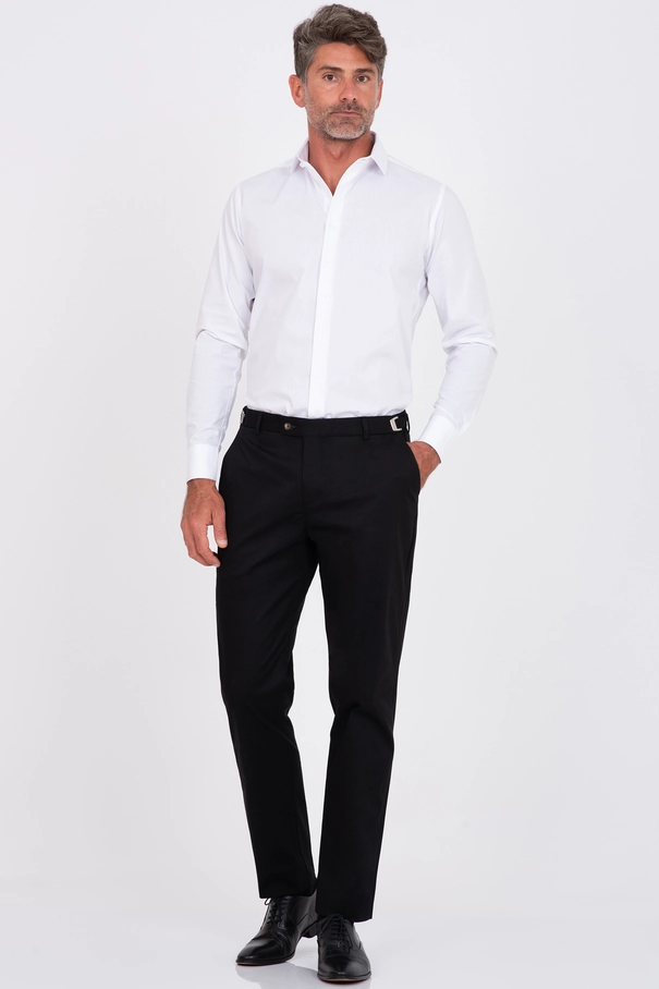 Calça Chino Slim Fit com Ajuste PRETO