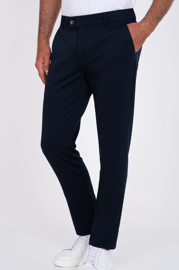 Calça Chino Slim Fit em Malha WHISPER