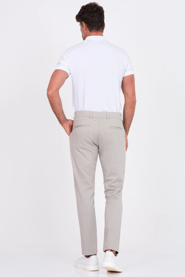 Calça Chino Slim Fit em Malha WHISPER
