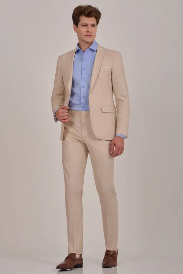 Terno Masculino Slim Fit Dois Botões com Lenço no Bolso WHISPER